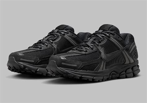 nike air zoom vomero zwart|nike zoom vomero men's.